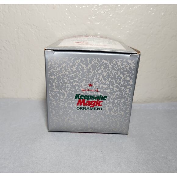 Hallmark Keepsake Vintage Magic Ornament Metro Express Light & Motion 1989 - Picture 8 of 9